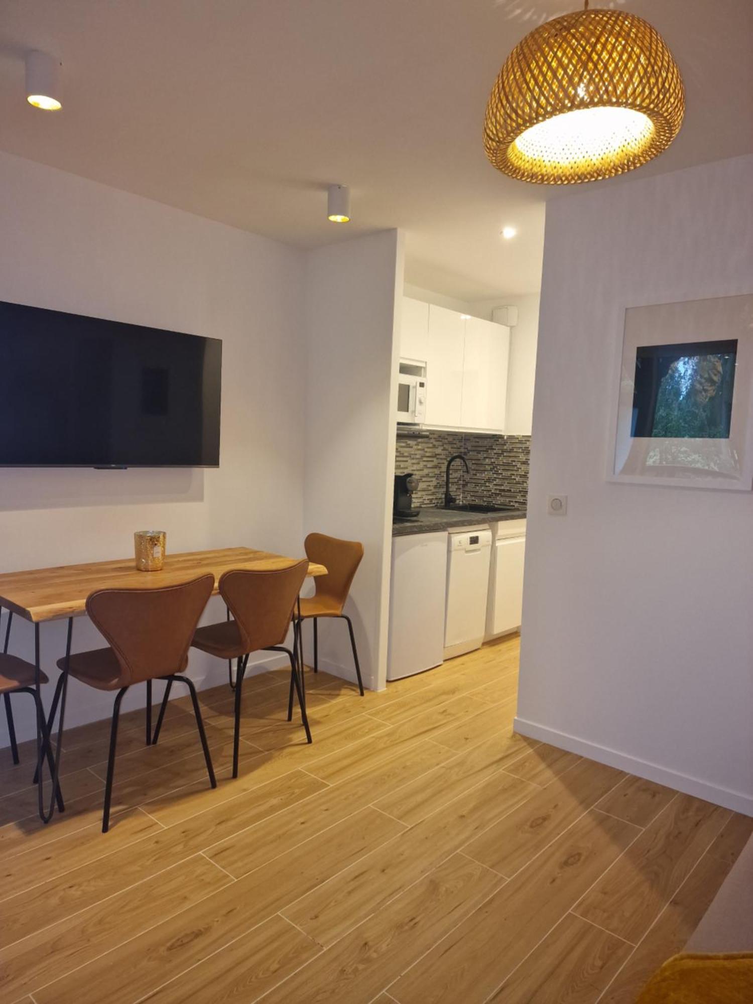 Appart 2 Chambres Piscine Chez Rox - Residence Du Golf โดวีลล์ ภายนอก รูปภาพ